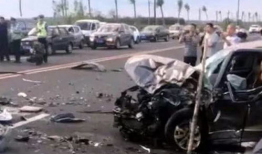 车祸视频合集,惊心动魄！车祸视频合集揭示事故瞬间